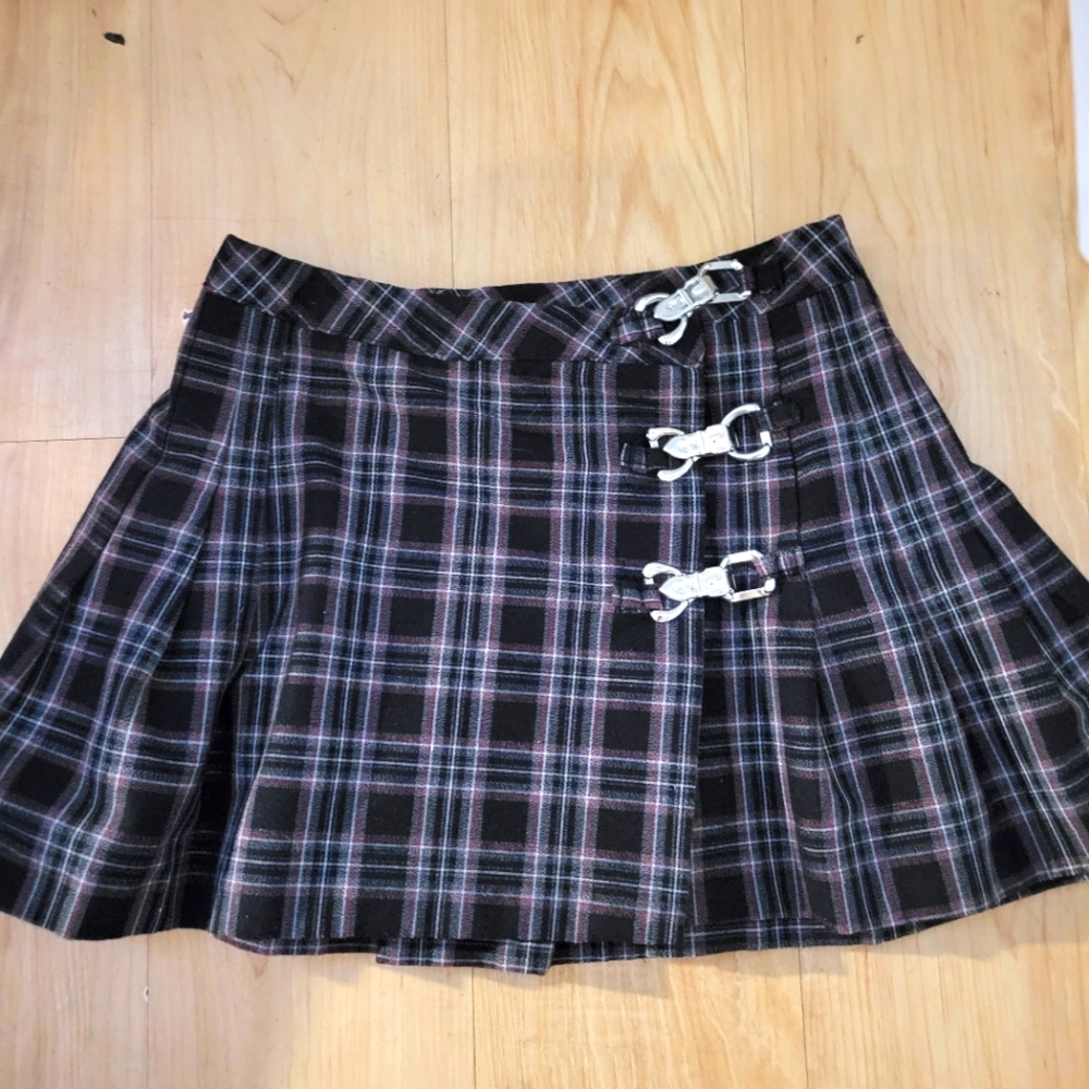 Short skirt